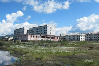 Kadykčan zůstal stát v ledu a tichu jako pomník konce sovětského snu - Médium.cz